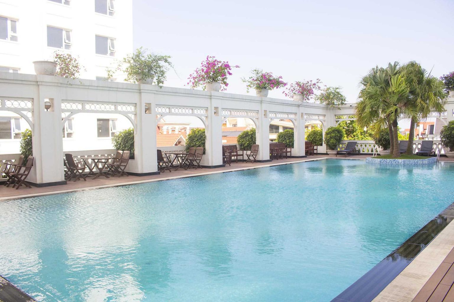 Giới thiệu Pearl River Apartments Pearl River Hotel & Appartments